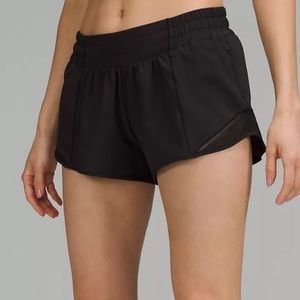 Lululemon hotty hot short 2.5” black